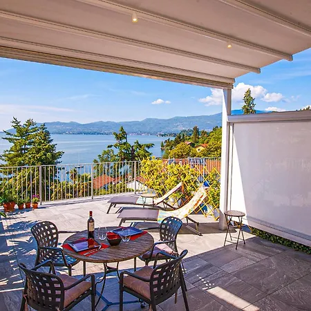 Stephanina Di Lago Loft Apartment *