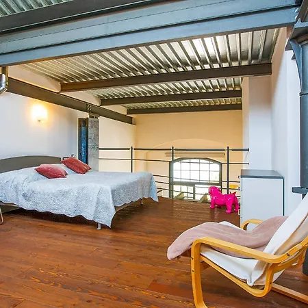 Stephanina Di Lago Loft Apartment Ghiffa