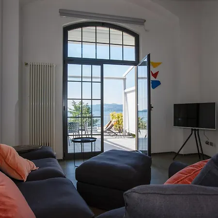 Stephanina Di Lago Loft